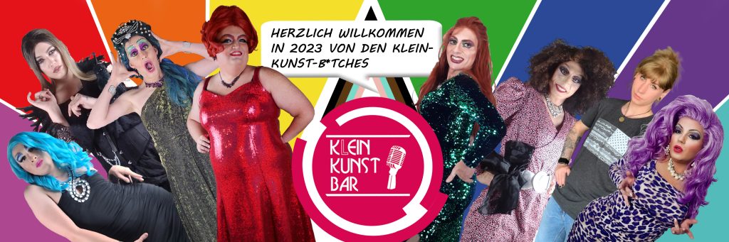 Banner mit den Künstler*innen unseres Team vor einem Hintergrund, der die Progressive-Pride-Flag darstellt mit Neujahresgrüßen.